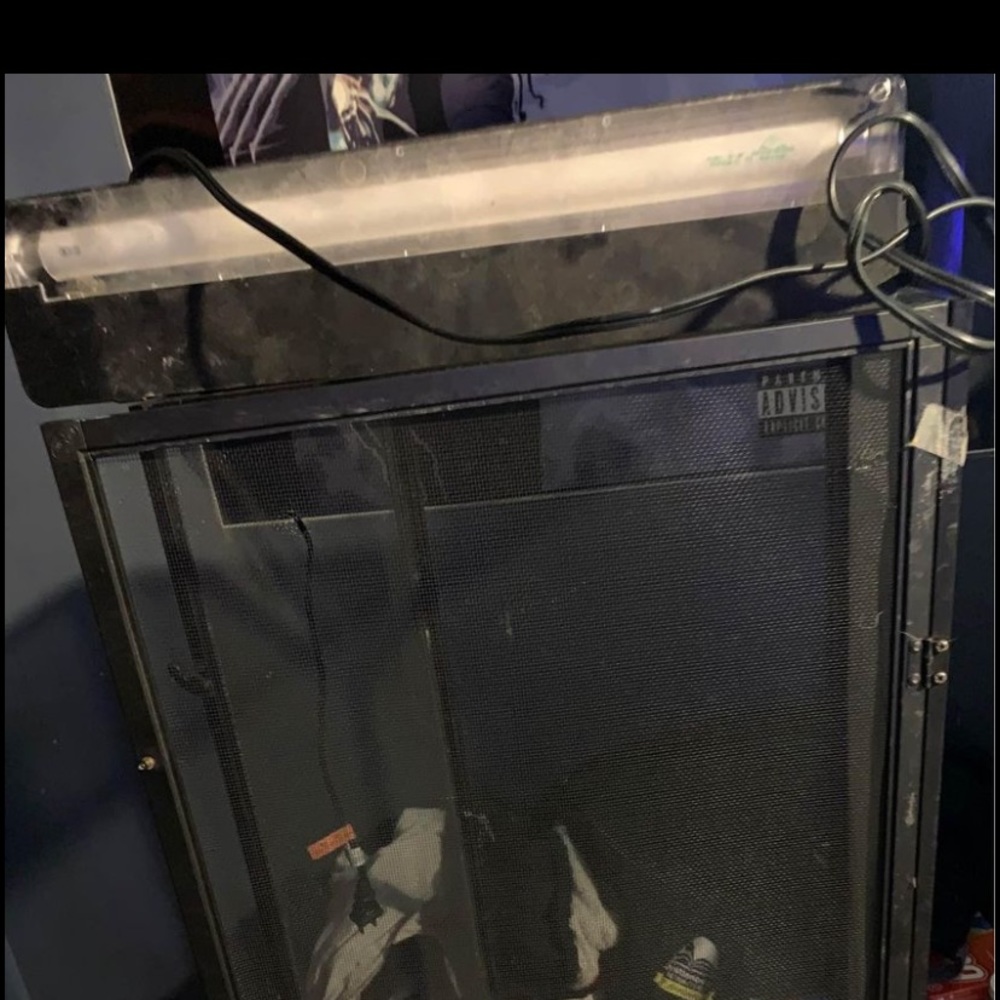Chameleon cage